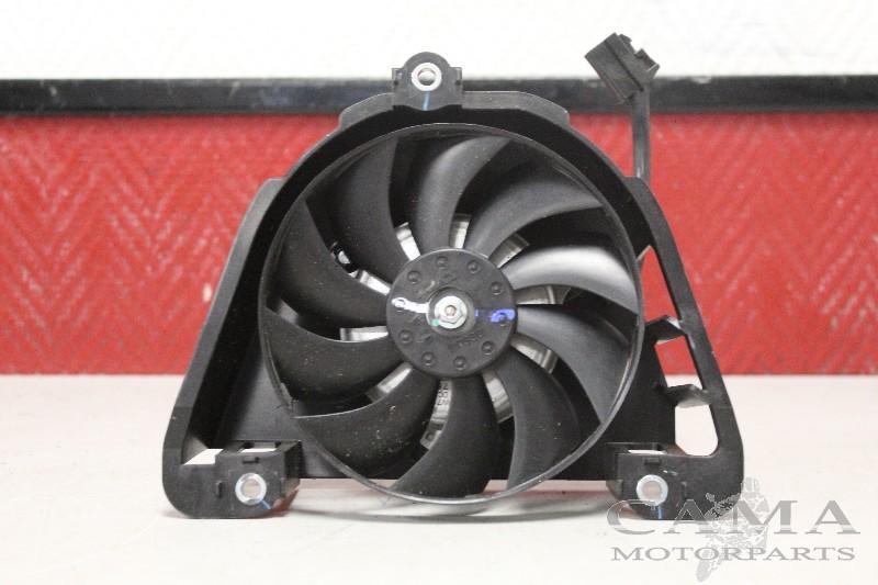 VENTILATOR Yamaha YZF R3 R25 2014-2018 (YZF-R25 YZF-R3 BR5), Dhr. S. di Majo, Gebruikt, Info@cama-motorparts.nl, P.J. Troelstraweg 8 8
3144 CX  MAASSLUIS, NL