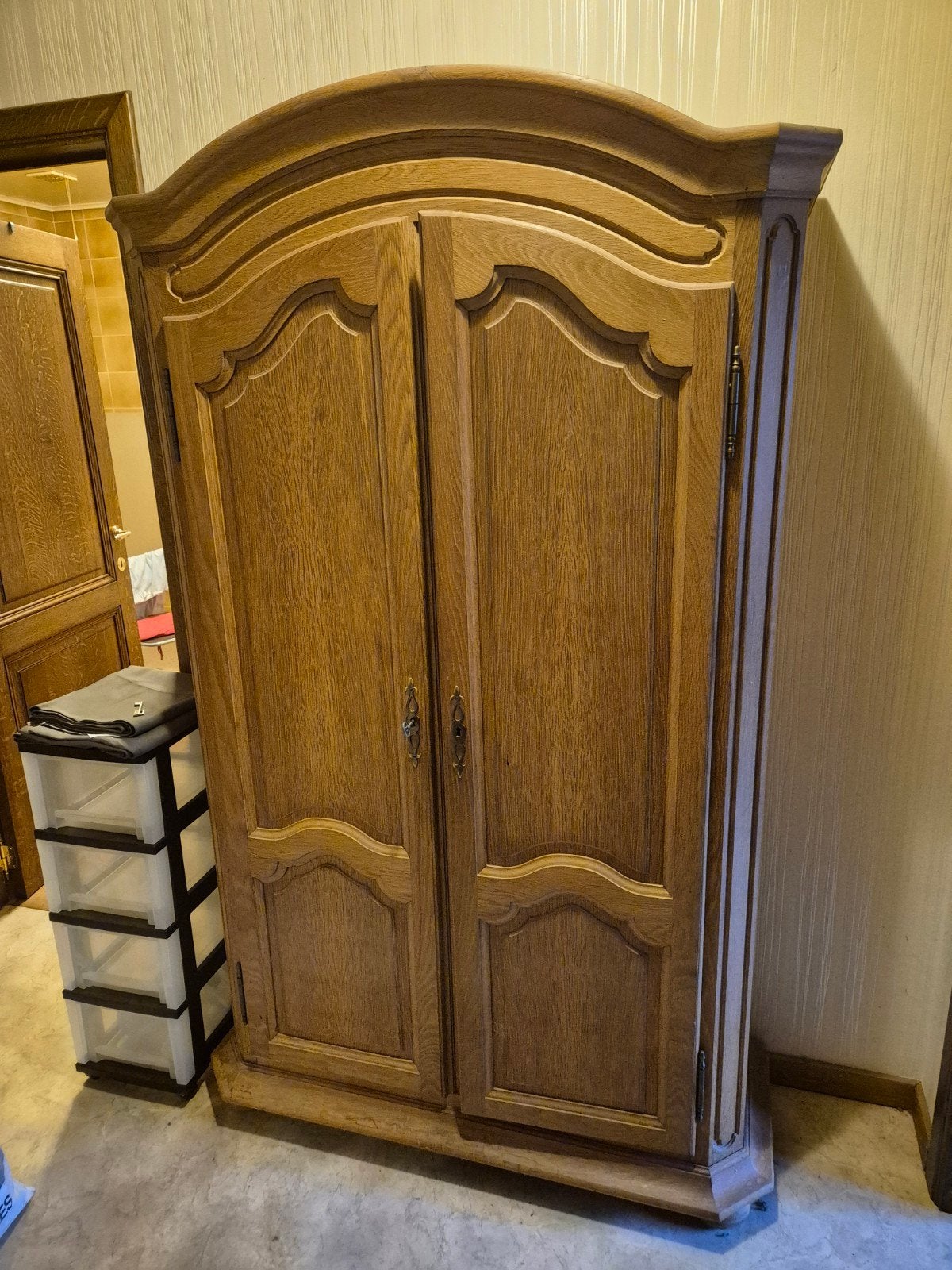 Armoire normande / Lingère en chêne massif, Enlèvement, Chêne