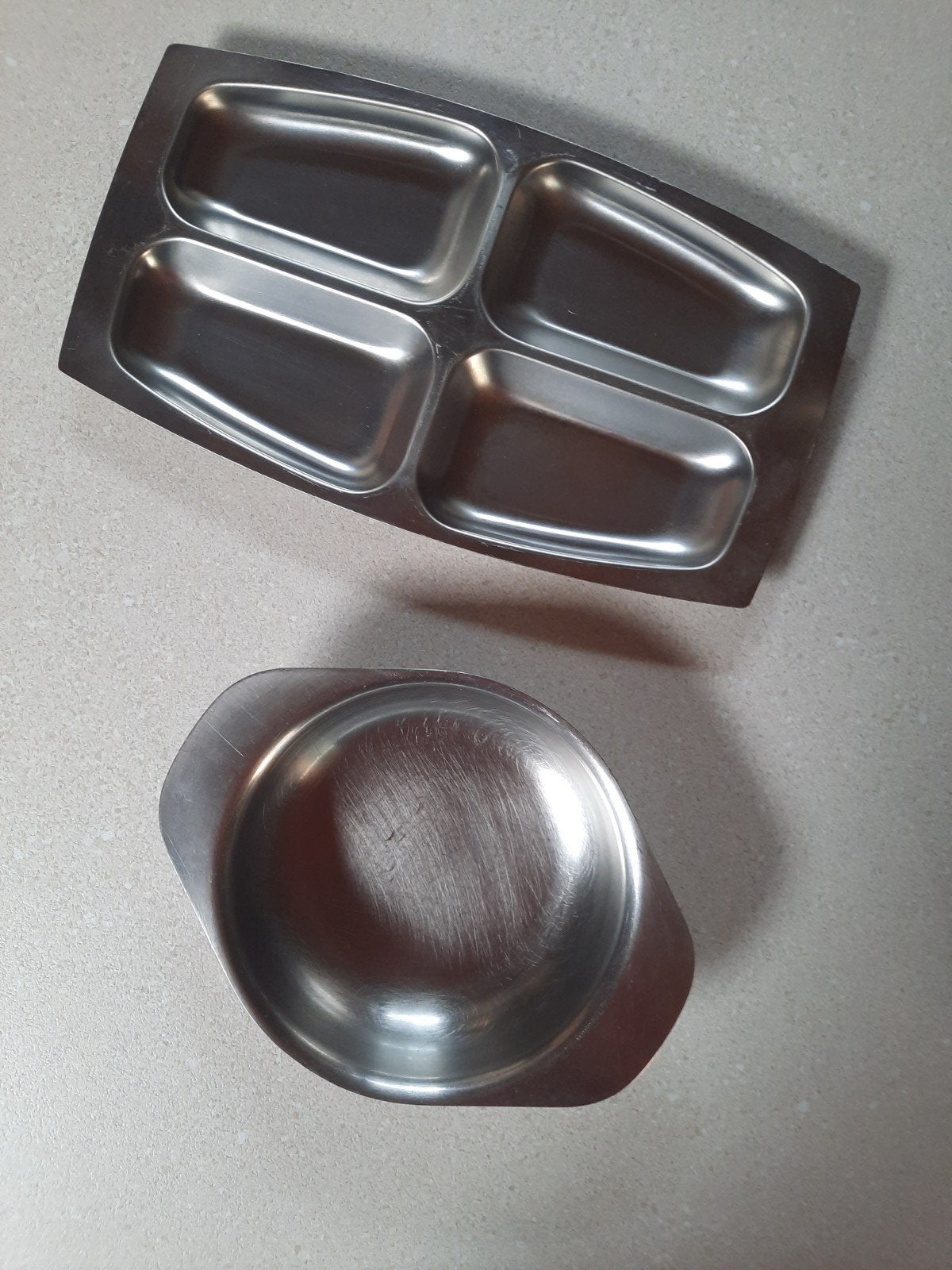 Inox schalen, Ophalen