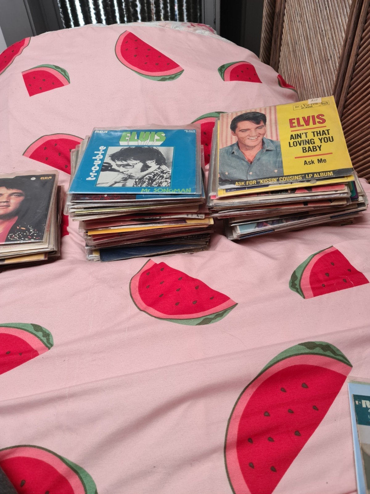 elvis, Enlèvement