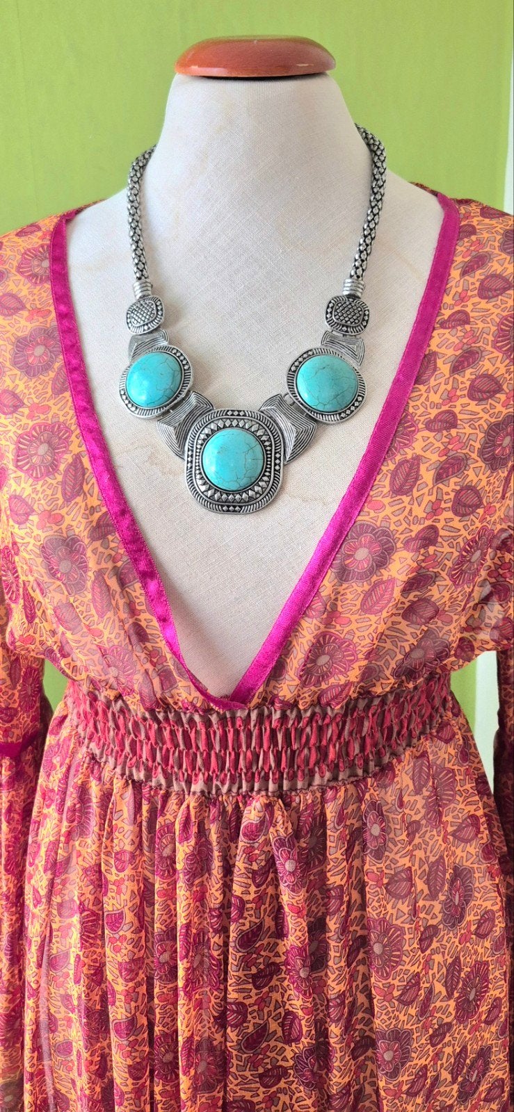 Collier tendance en turquoise, Bijoux, Sacs & Beauté, Colliers, Enlèvement ou Envoi, Neuf, Autres matériaux, Réglable