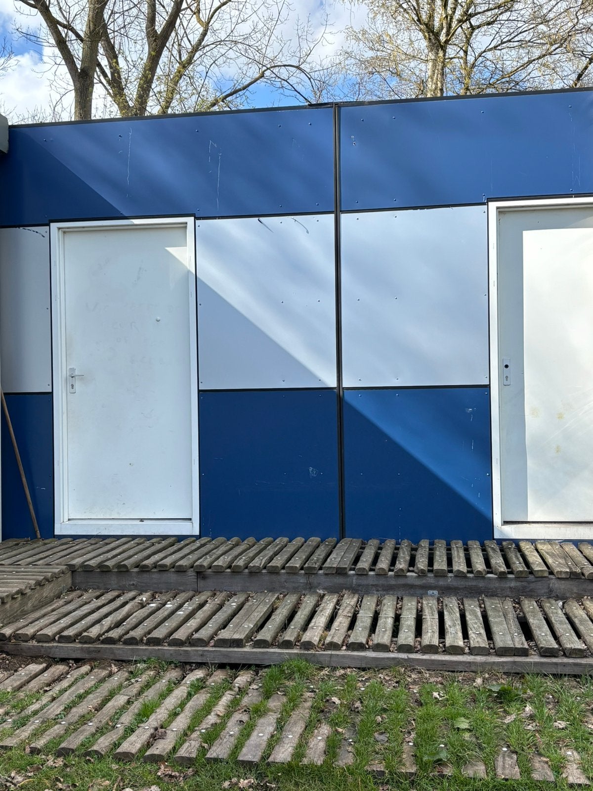 Woonunit, containerunit, wooncontainer 90m2 + 24m2, Ophalen, Gebruikt