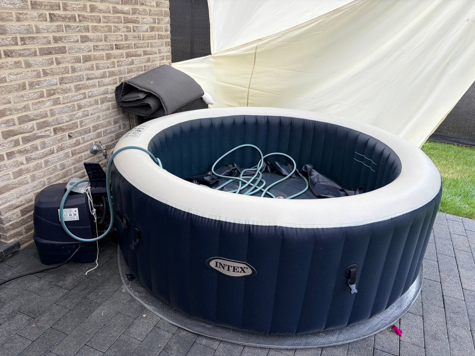 Intex PureSpa jacuzzi – 4 personen, Jardin & Terrasse, Bains à remous et Spas, Enlèvement, Comme neuf, Pompe