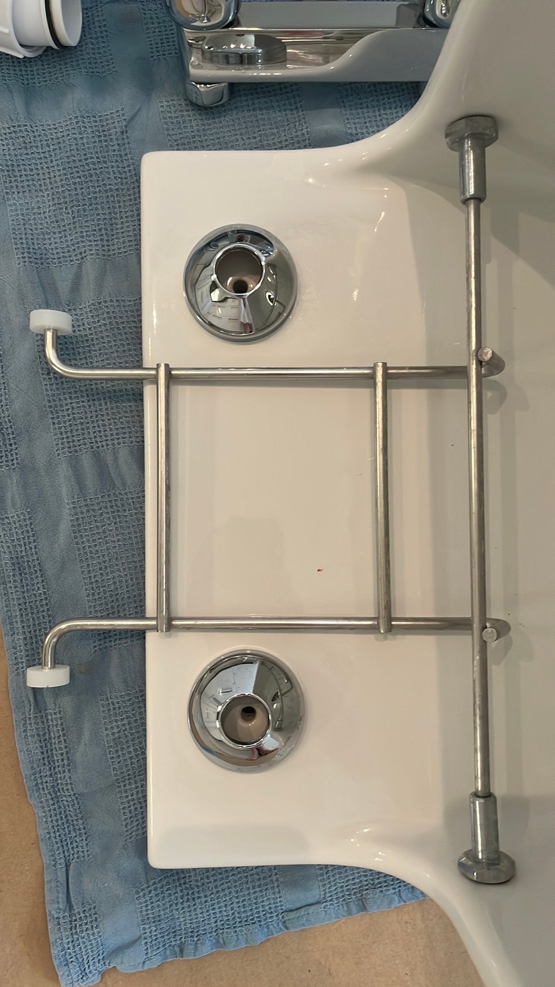 Évier complètement spacieux, porte-seau, robinet et siphon, Bricolage & Construction, Sanitaire, Enlèvement, Comme neuf, Chrome