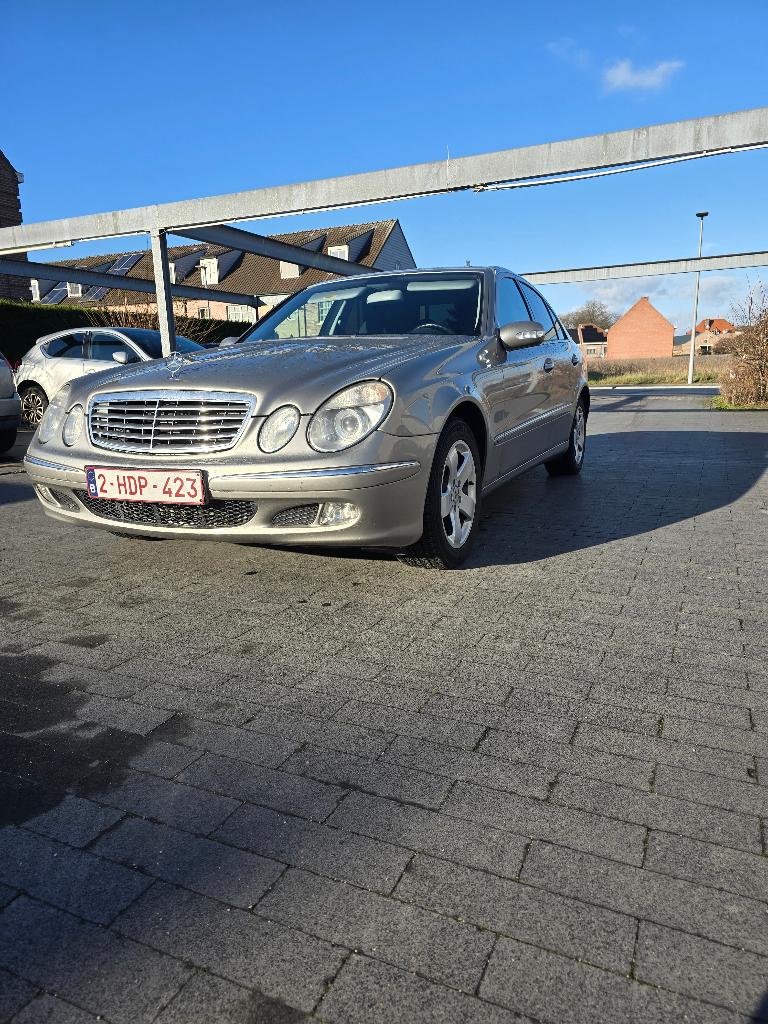 MERCEDES E KLASSE W211 220CDI 150 PK, Autos, Mercedes-Benz, Argent ou Gris, Achat, 110 kW, Noir