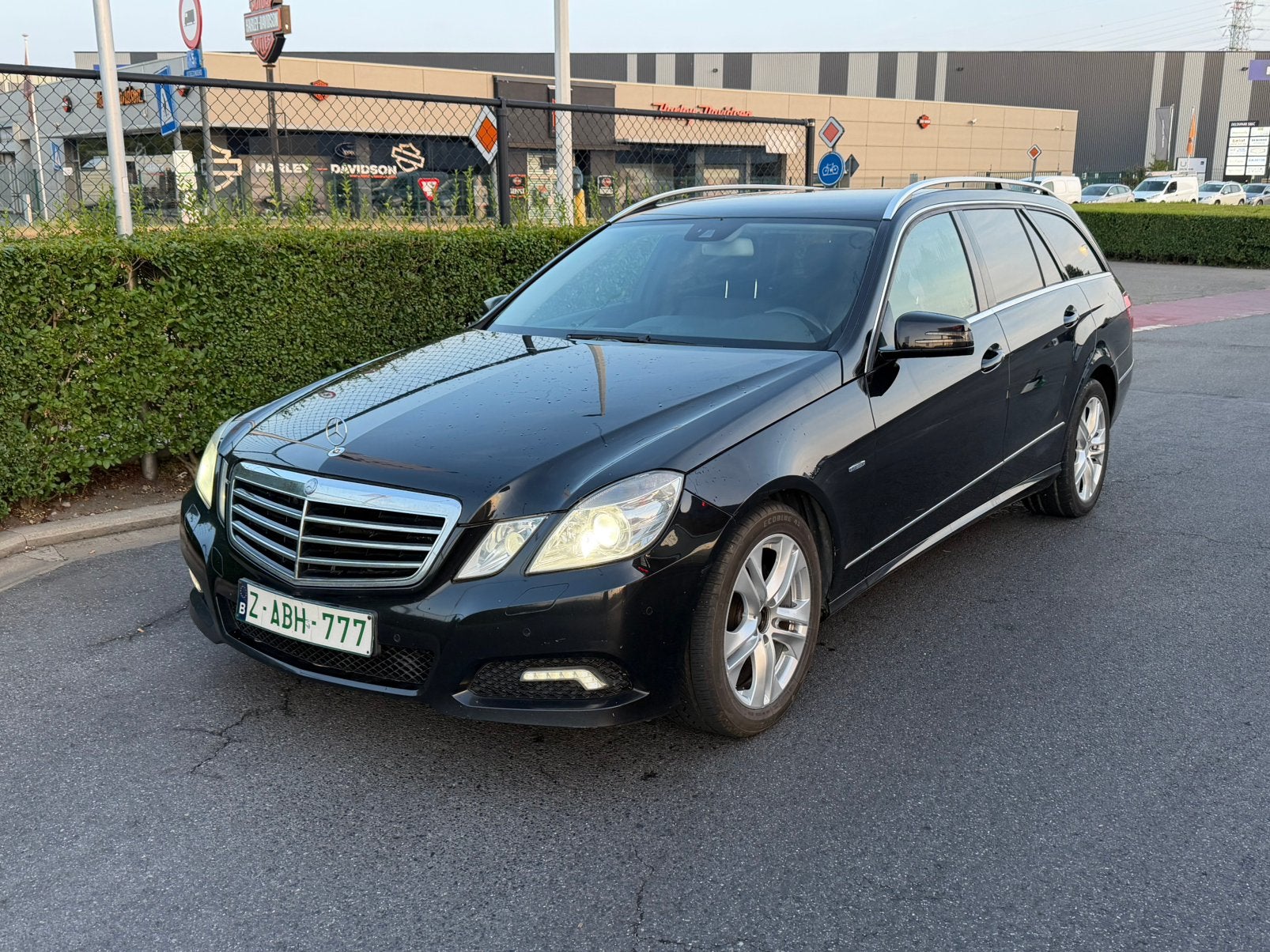 Mercedes E200 Avantgarde Break 2010 385.000KM Drive Start, Auto's, Mercedes-Benz, Euro 5, Bedrijf, 5 deurs, Te koop