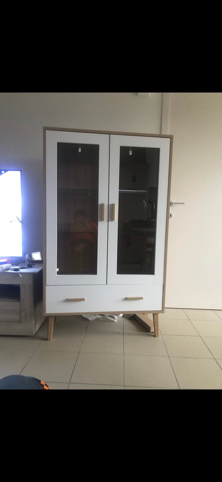 Volledig set vitrinekast , kast , tafel GRATIS OP TE HALEN!!, Ophalen, Zo goed als nieuw