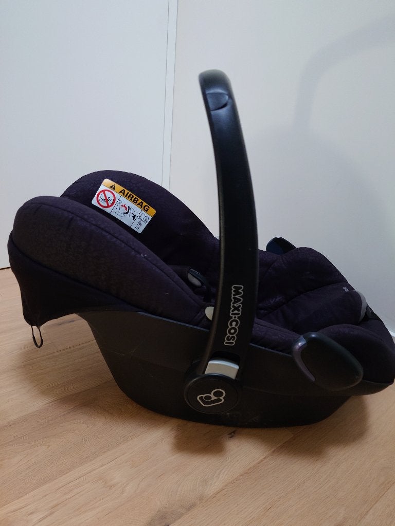 Maxi cosi pebble,voetenzak, verkleinstukken,2 isofix base, Kinderen en Baby's, 0 t/m 10 kg, Autogordel of Isofix, Gebruikt, Ophalen of Verzenden
