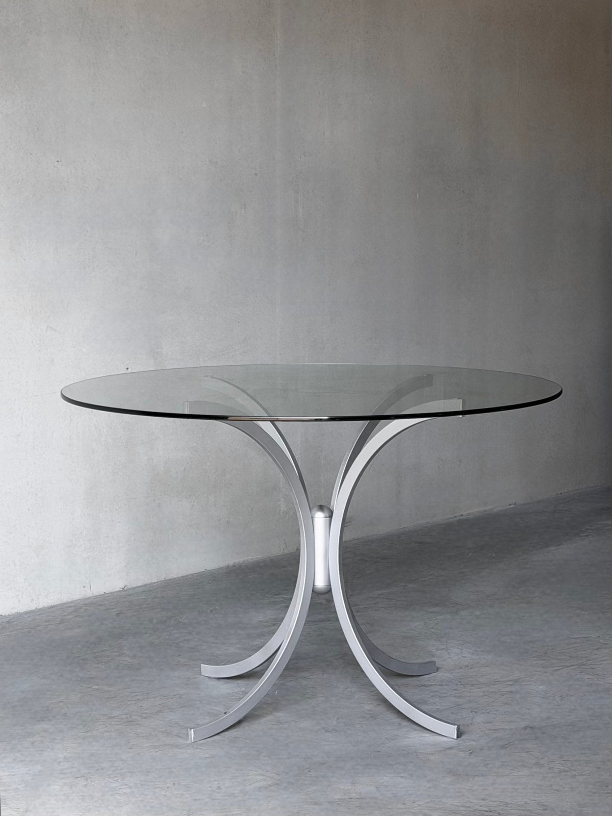 Vintage metalen ronde eettafel, Osvaldo Borsani stijl, Enlèvement, Comme neuf