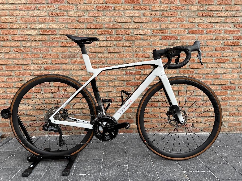 2025 Trek Madone SL6 gen 8 carbon racefiets (maat M/54), Fietsen en Brommers, Fietsen | Racefietsen, Zo goed als nieuw, Dames