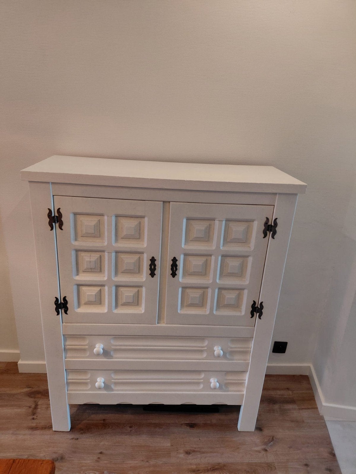 Witte kast, Ophalen