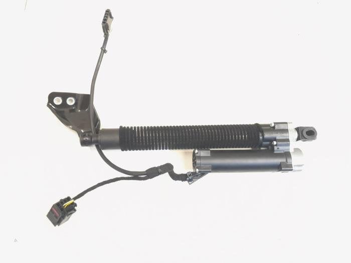Moteur fermeture auxiliaire hayon d'un Audi A6, -, 3 mois de garantie, Audi, Utilisé