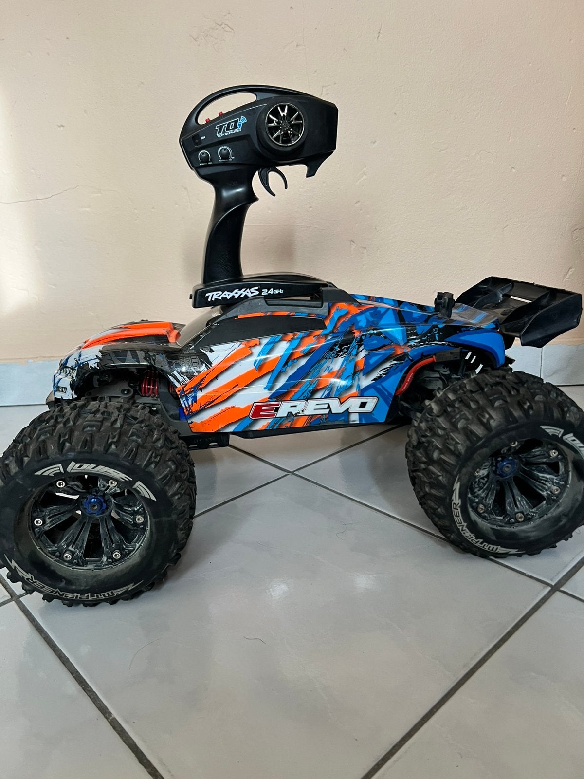 Traxxas E-Revo 2.0 Brushless 4x4 – Nieuwe motor, Ophalen, Zo goed als nieuw