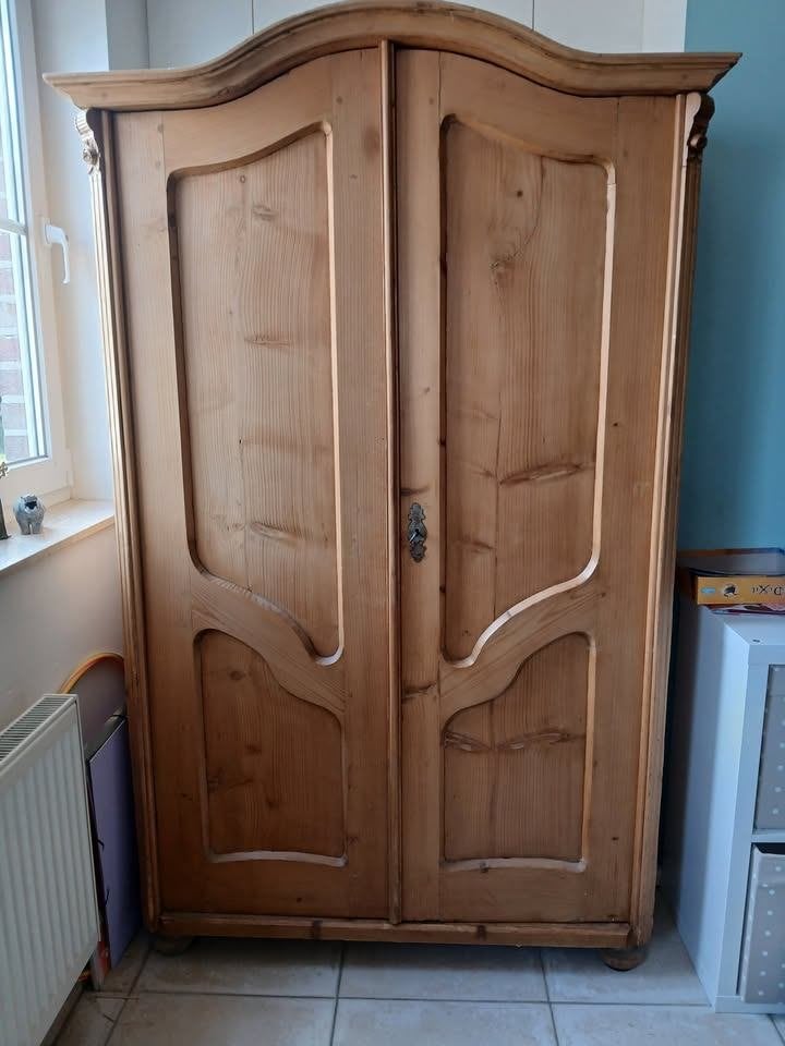 Magnifique armoire en pin, Enlèvement, Utilisé