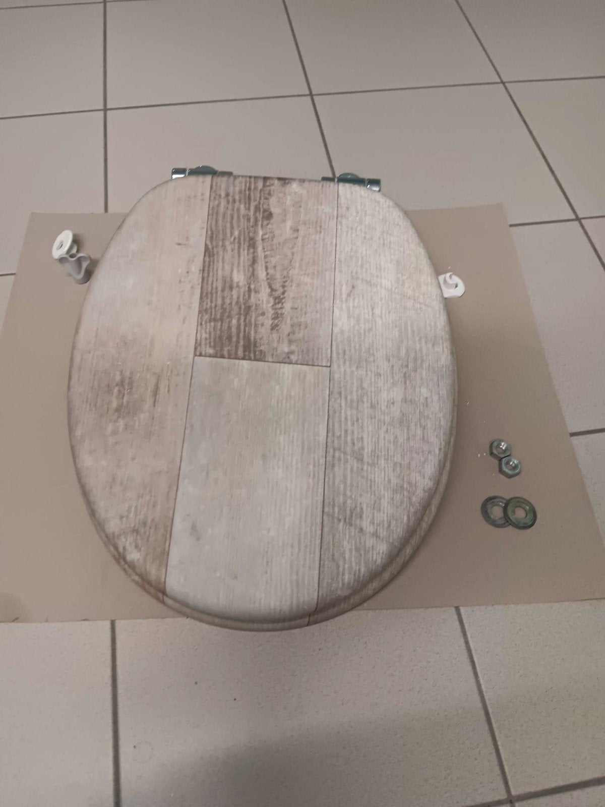 2x Wc-plank, weg wegens vernieuwing van de wc's., Ophalen, Zo goed als nieuw, Bruin