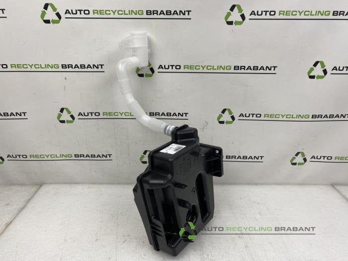 Réservoir lave-glace avant d'un Audi A3, -, 3 mois de garantie, Utilisé, -