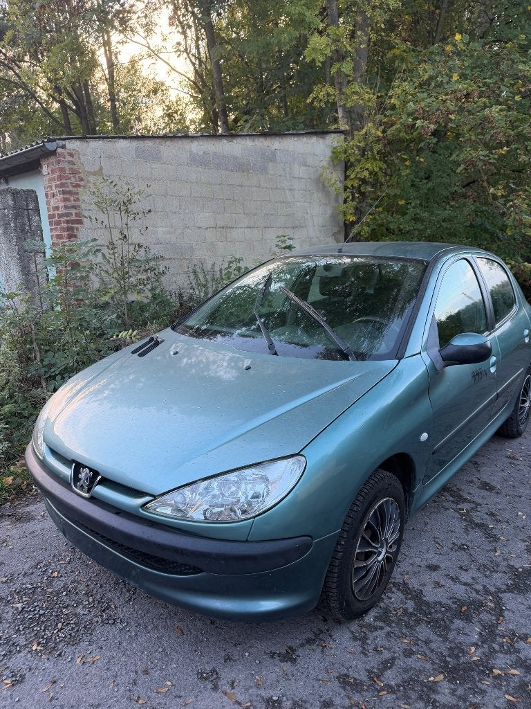 PEUGEOT 206 1.1 i 60cv  roule impeccable 04/2004, Auto's, Voorwielaandrijving, Dealer onderhouden, Stof, Particulier