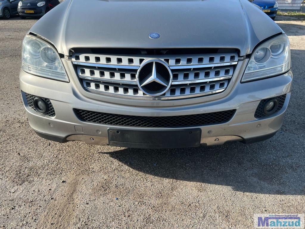 Pare-chocs avant gris C723 pour MERCEDES ML 2 W164 (2005-201, Autos : Pièces & Accessoires, Carrosserie & Tôlerie, Pare-chocs