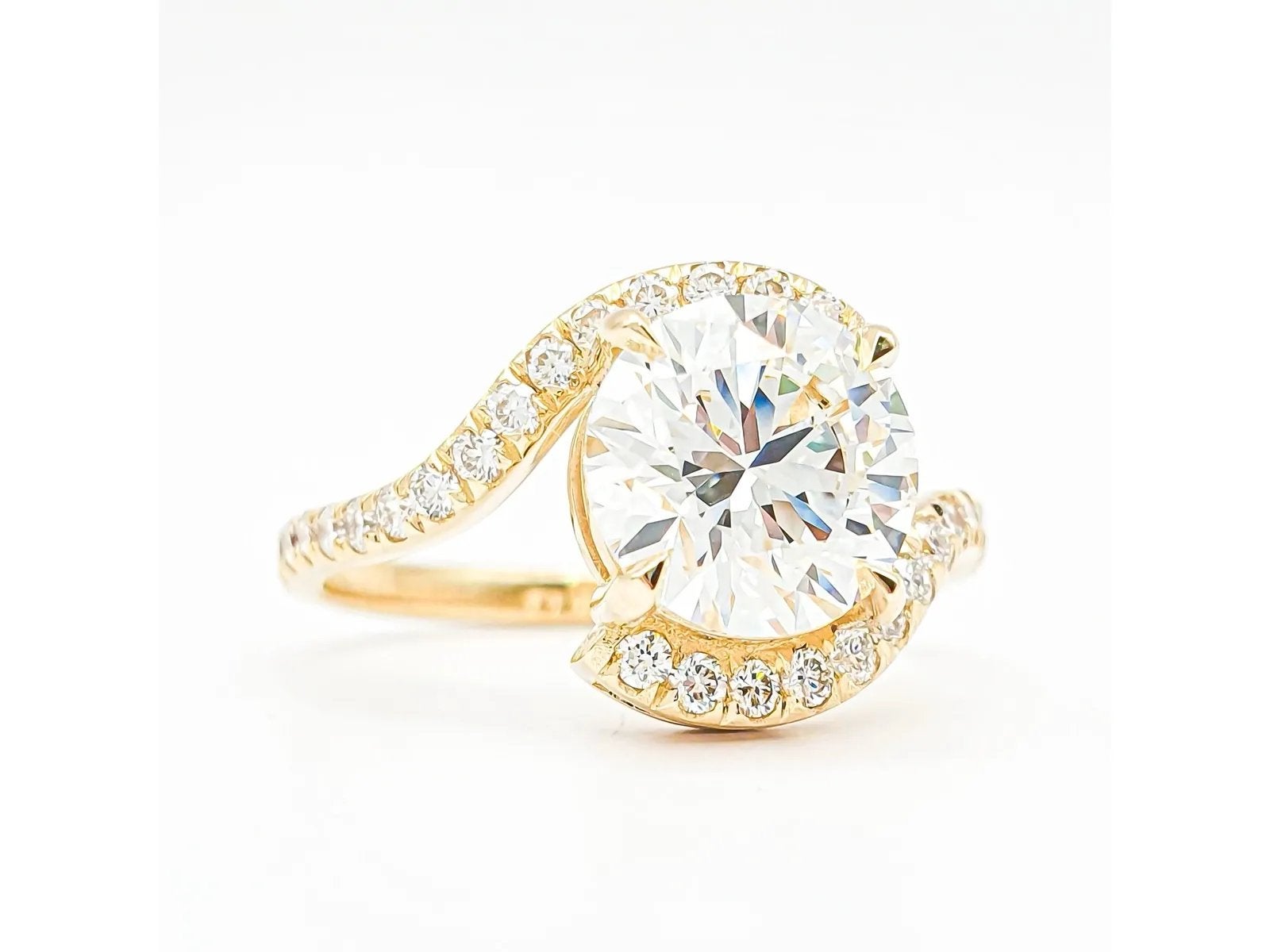 Bague en or jaune 14 carats avec 2,42 ct. Diamant, Bijoux, Sacs & Beauté, Bagues, Neuf, Jaune, Or, Enlèvement