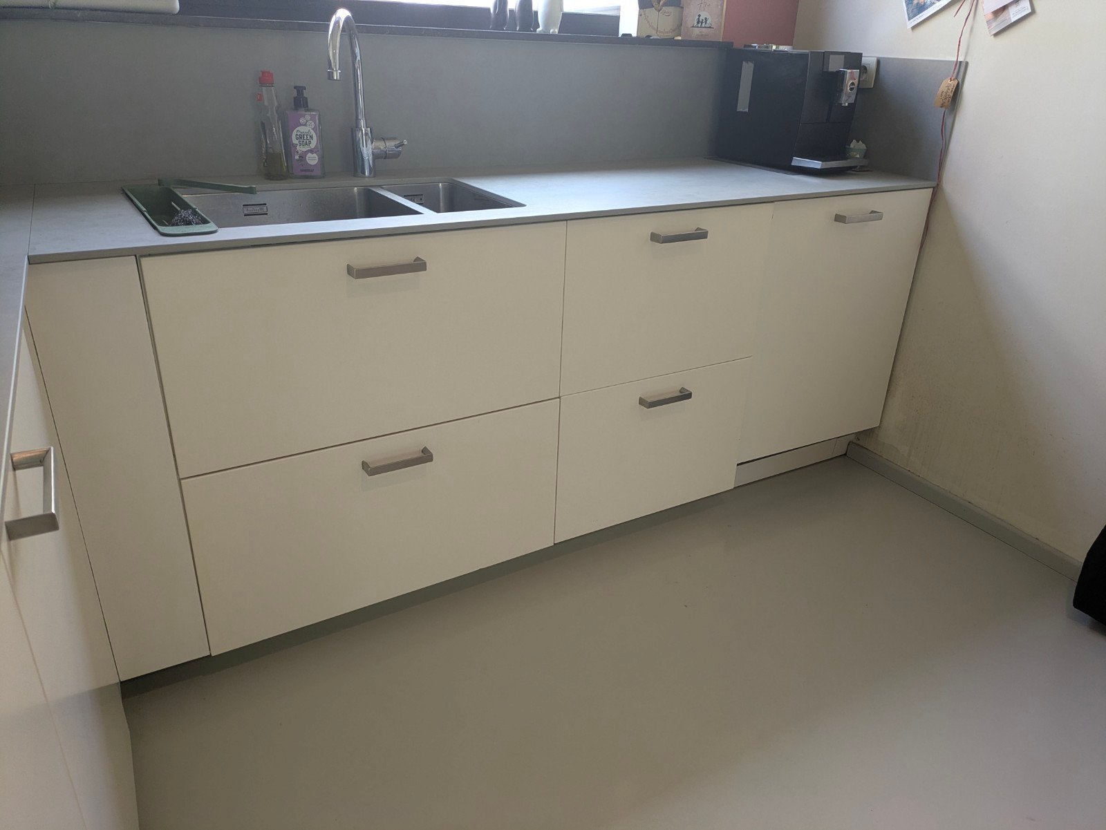 witte, matte keuken met grijs blad, Huis en Inrichting, Ophalen, Gebruikt, Wit, Hoekkeuken