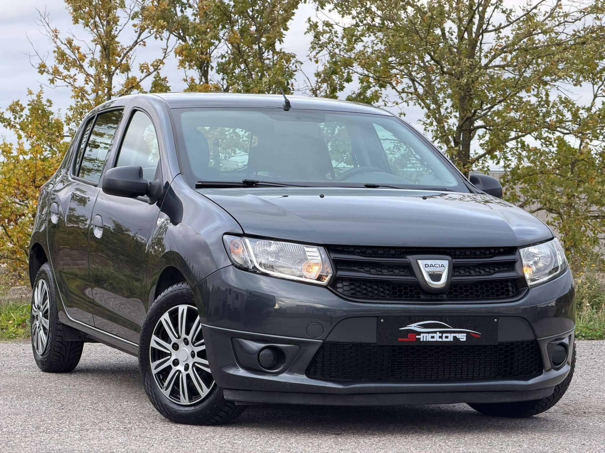 Dacia Sandero * AIRCO * EURO 6B * GARANTIE 1 AN (bj 2015), Auto's, Voorwielaandrijving, Stof, Gebruikt, Bedrijf