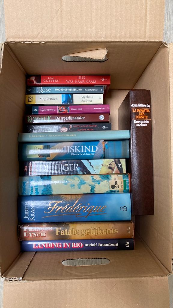 Doos met boeken allerlei, Cd's en Dvd's, Dvd's | Overige Dvd's, Ophalen, Zo goed als nieuw