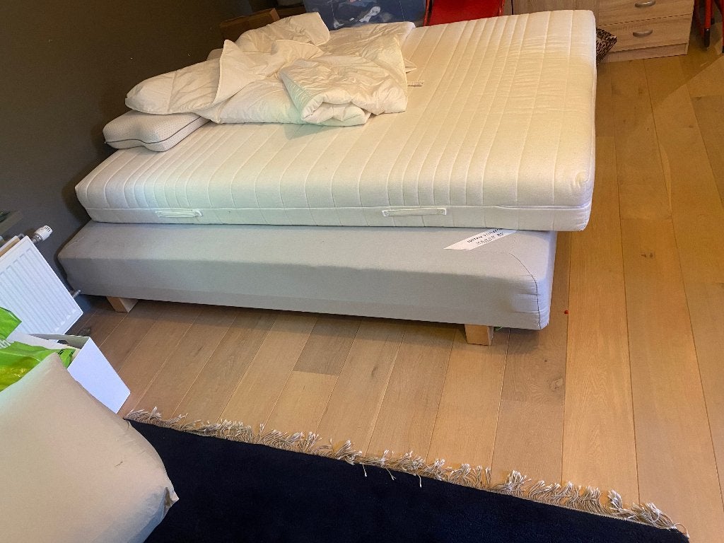 IKEA bed base 90x200cm x 2, Huis en Inrichting, Slaapkamer | Matrassen en Bedbodems, Ophalen, 90 cm, Eenpersoons, Zo goed als nieuw