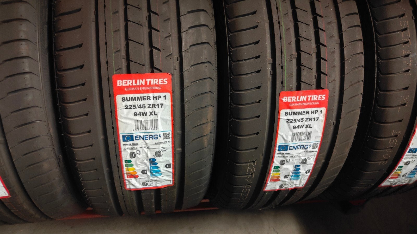 225/45r17 94w Berlin 80€ per stuk met montage en balanceren