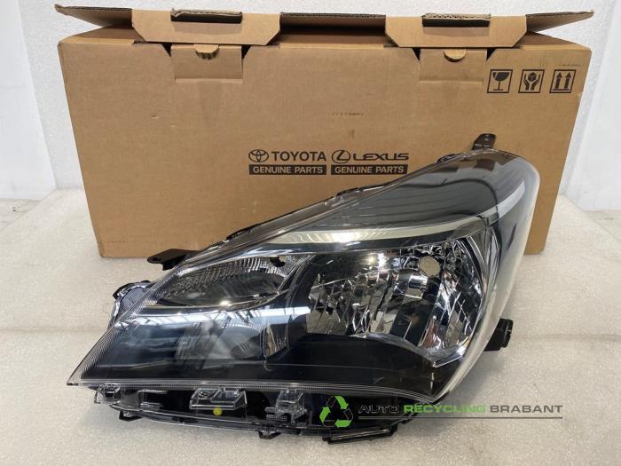 Phare gauche d'un Toyota Yaris, -, 3 mois de garantie, Toyota, Utilisé