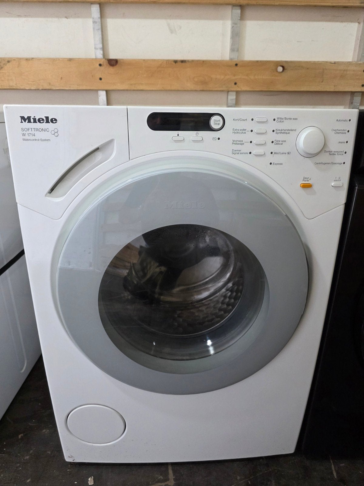 Miele Softtronic W1714 Wasmachine, 1200 à 1600 tours, 6 à 8 kg, Enlèvement ou Envoi, 85 à 90 cm