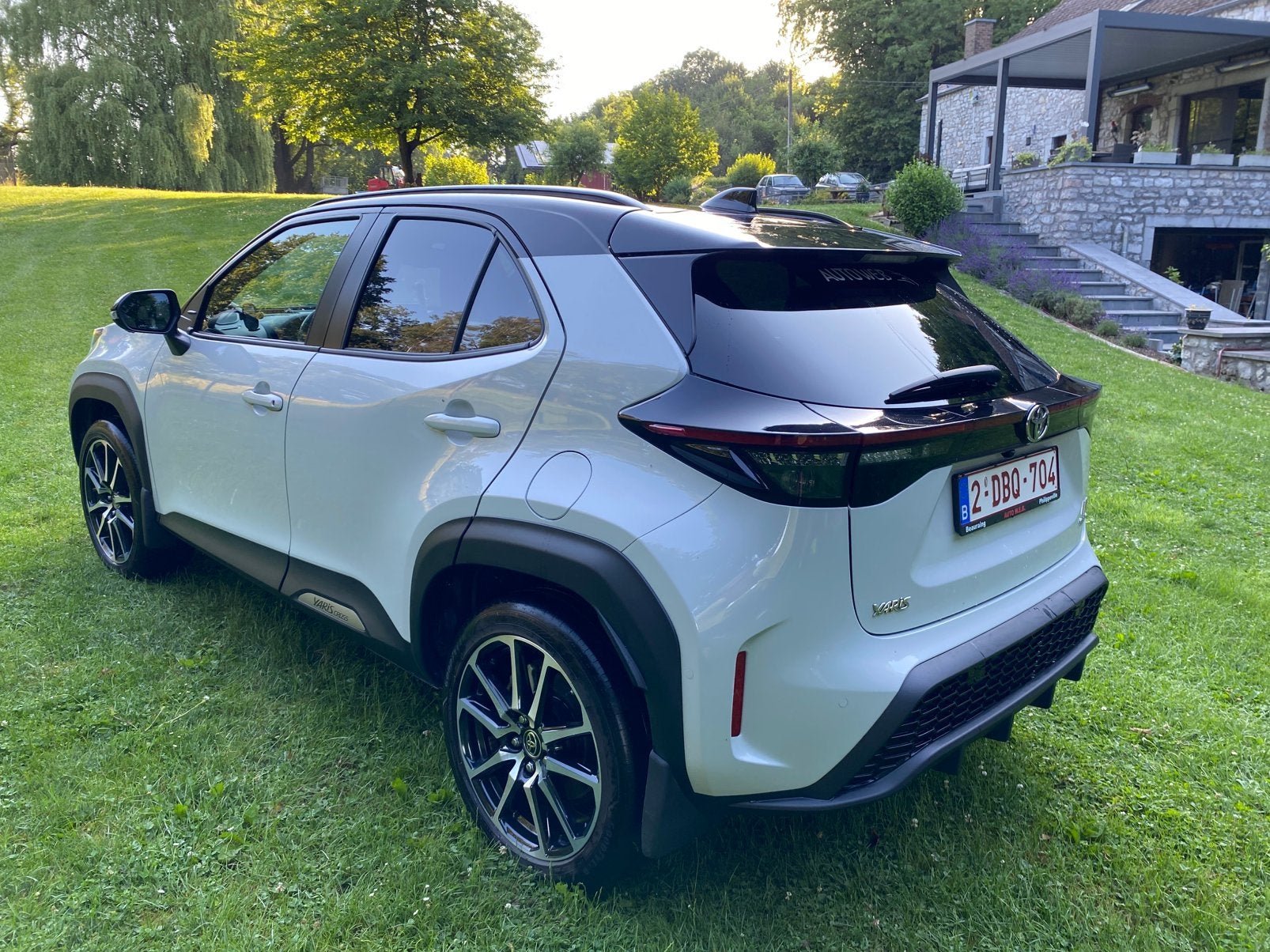 TOYOTA YARIS CROSS, Auto's, Dealer onderhouden, 4 cilinders, Wit, 1490 cc