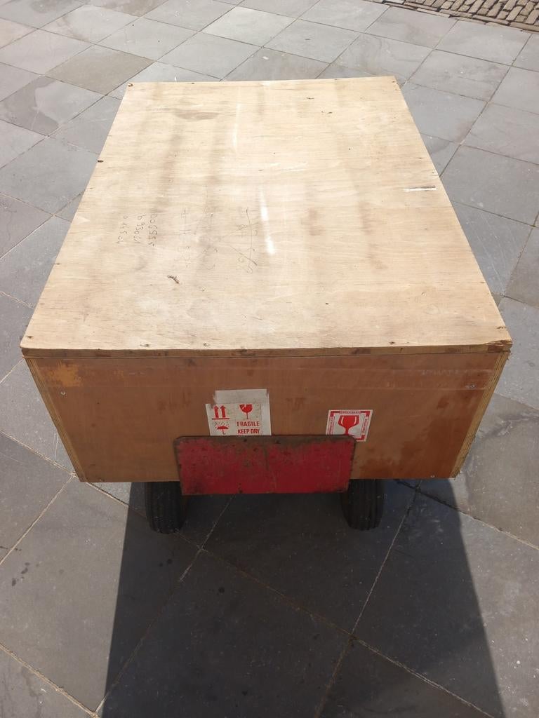 Houten kist, transport kist, Ophalen
