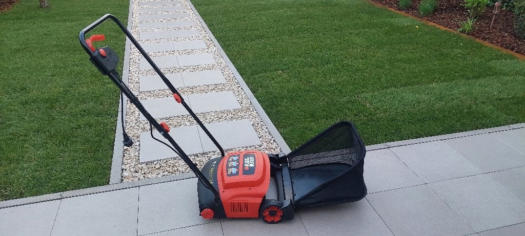 Verticuteermachine, Ophalen, Zo goed als nieuw, Elektrisch, Black&Decker
