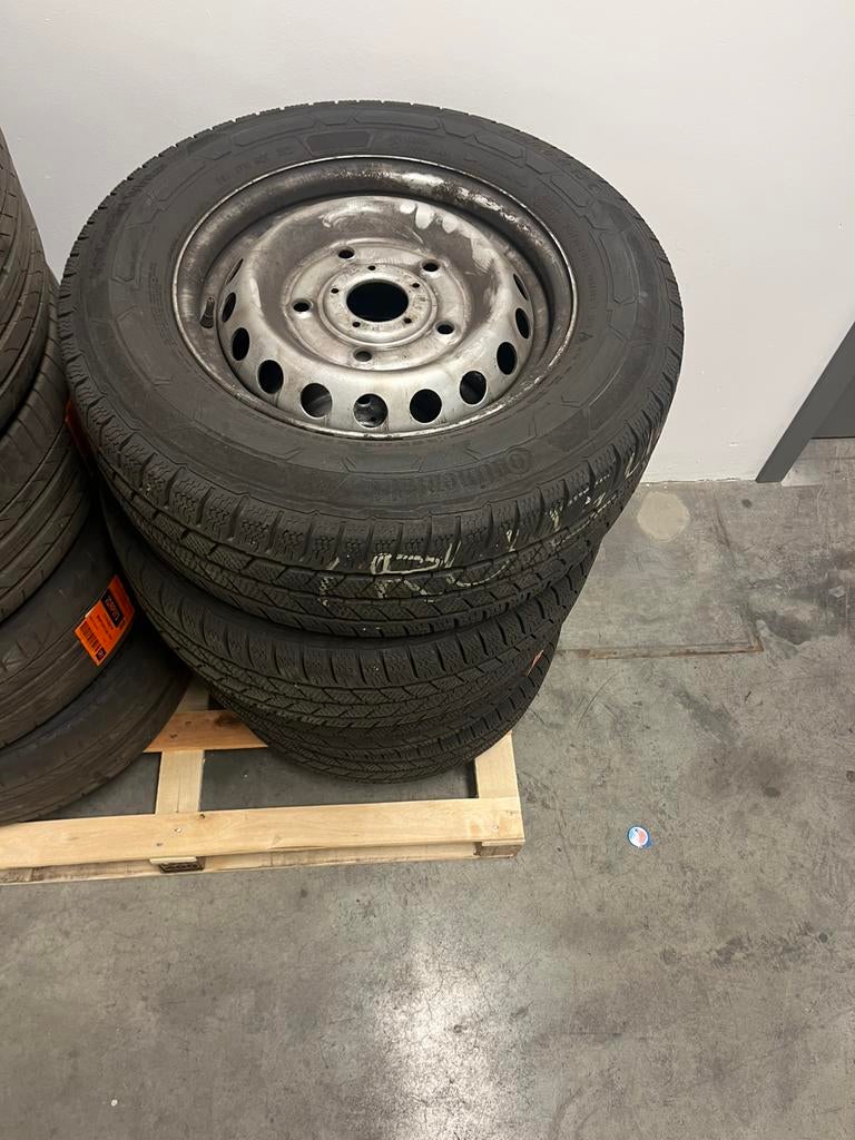 Banden op velg 215/65/15, Auto-onderdelen, Banden en Velgen, Ophalen, Band(en)