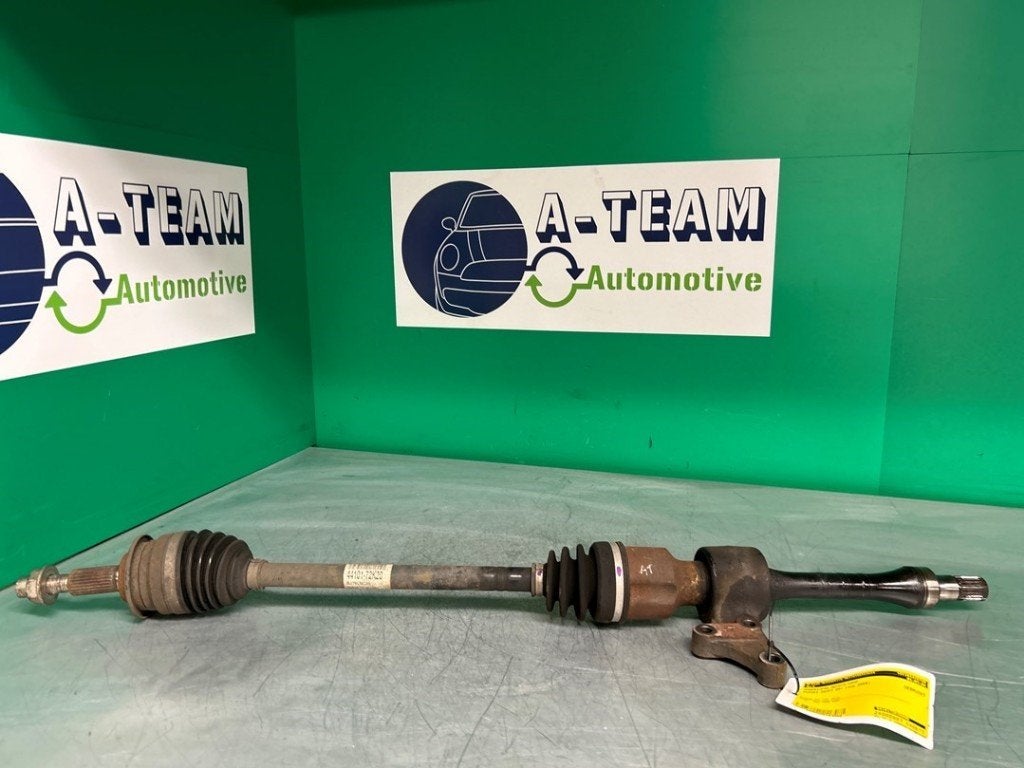 AANDRIJFAS RECHTS VOOR Suzuki Swift (ZA / ZC / ZD1 / 2/3/9), Suzuki-Allee 7
64625  Bensheim, DE, Gebruikt, Suzuki Deutschland GmbH