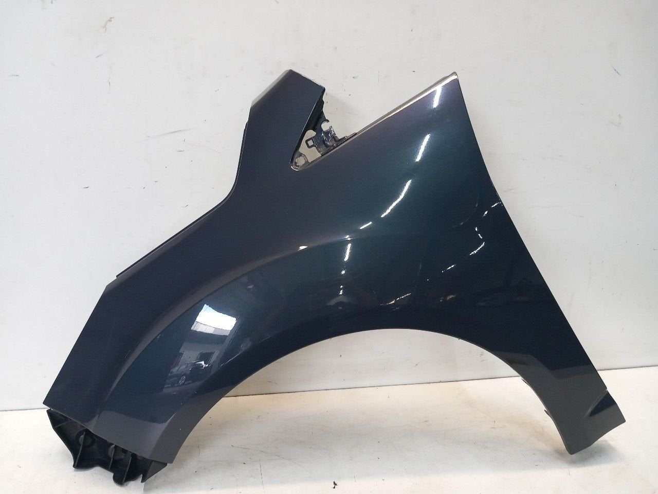 Spatbord links voor Ford C-Max, Onderdelen@venauto.nl, Van der Ven Autorecycling B.V., Gebruikt, Ettenseweg 76, 4706 PB Roosendaal, The Netherlands