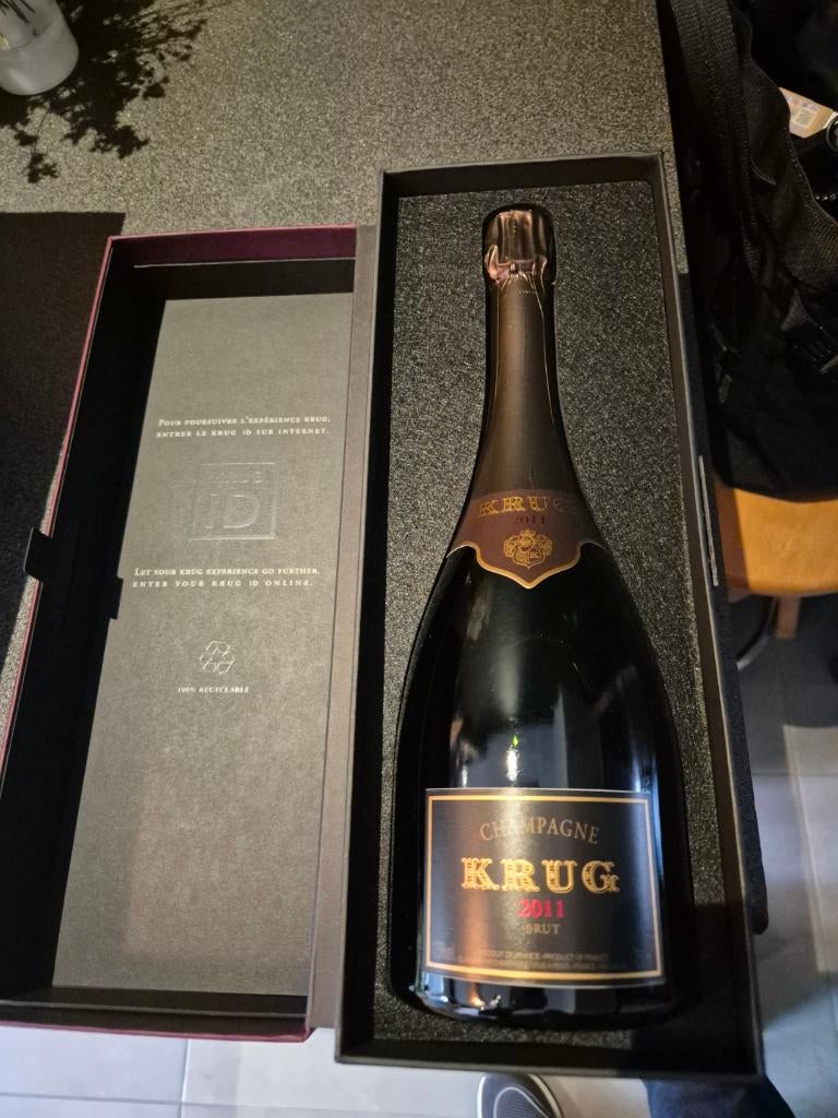 2 Champagne Krug 2011 & 6 Agrapart Minéral 2019, Neuf, Pleine, Champagne, Enlèvement