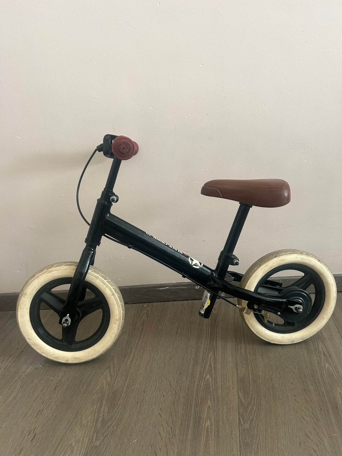 Kinder Loopfiets – Zwart/Bruin – Balansfiets, Kinderen en Baby's, Ophalen, Zo goed als nieuw, Loopfiets