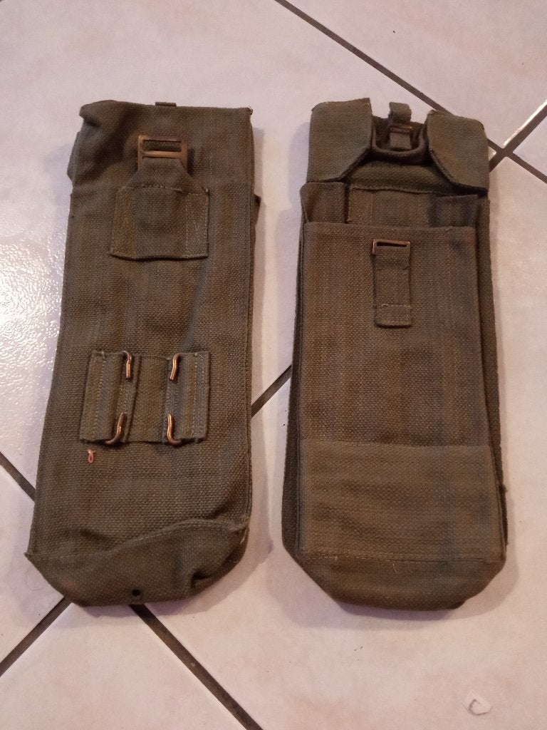 Militaria Britannique Post WW2 2x Pochettes Chargeur Sten, Envoi, Armée de terre, Autres types