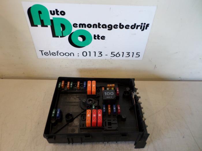 Boîte à fusibles d'un Volkswagen Touran (Touran 03-), Volkswagen, -, 3 mois de garantie, Utilisé