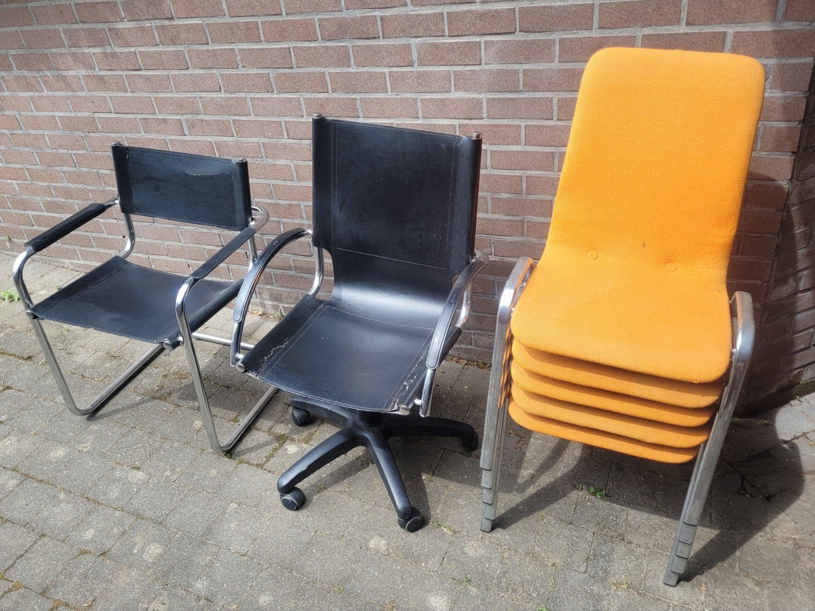 Orange chair 10 euro / stuk of 40 euro voor 5, Huis en Inrichting, Stoelen, Gebruikt, Overige kleuren, Metaal, Ophalen of Verzenden