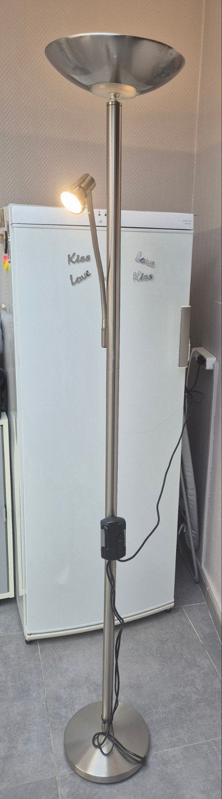 Lampe sur pied, Enlèvement