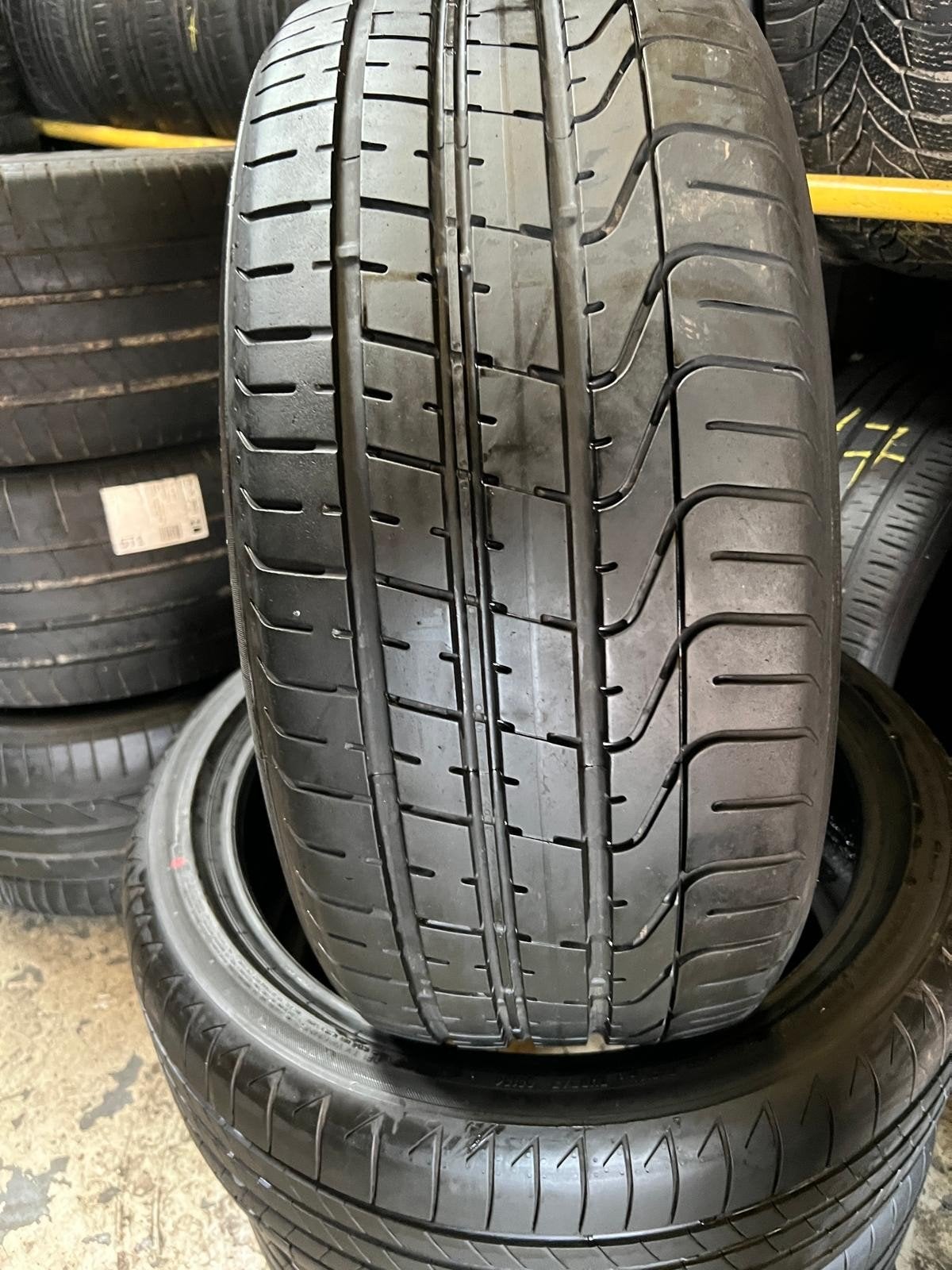 255 40 20 pirelli avec montage et équilibrage, Enlèvement