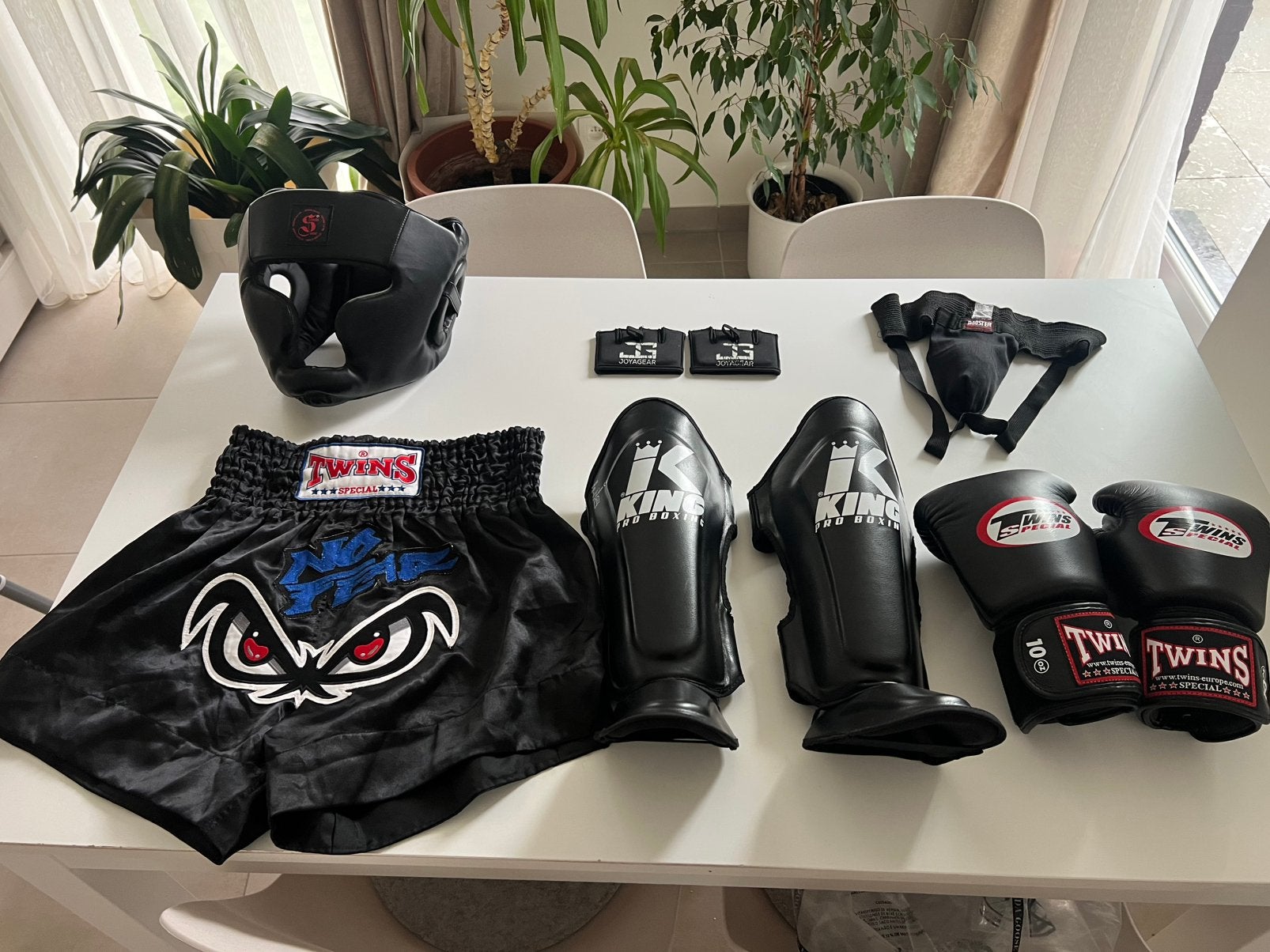 Complete kickboks set nieuw twins king pro booster joyagear, Maat S, Ophalen of Verzenden, Nieuw