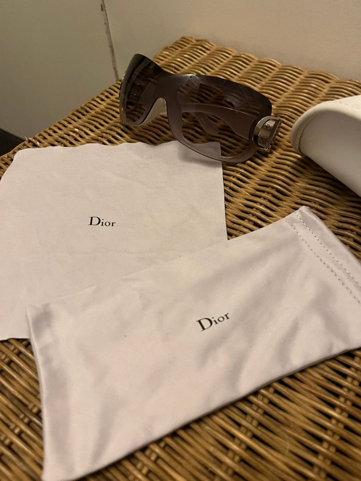 Lunettes de soleil MINT Christian Dior Airspeed, Bijoux, Sacs & Beauté, Gris, Comme neuf, Enlèvement, Lunettes