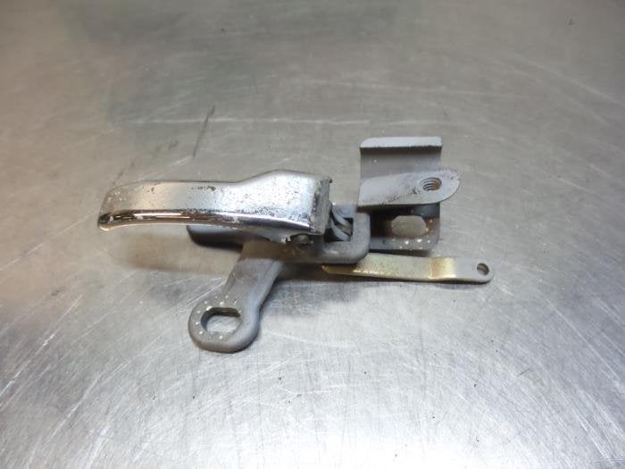 Poignée portière 4portes arrière droite d'un Mercedes 260, Utilisé, -, -, Enlèvement ou Envoi