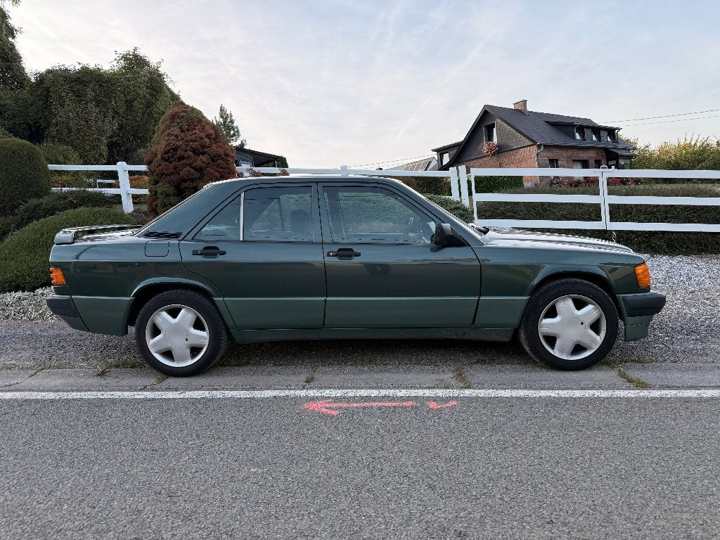 Mercedes Benz 190 2.0l 126ch CARAT by DUCHATELET, Automaat, 93 kW, 4 cilinders, Bedrijf