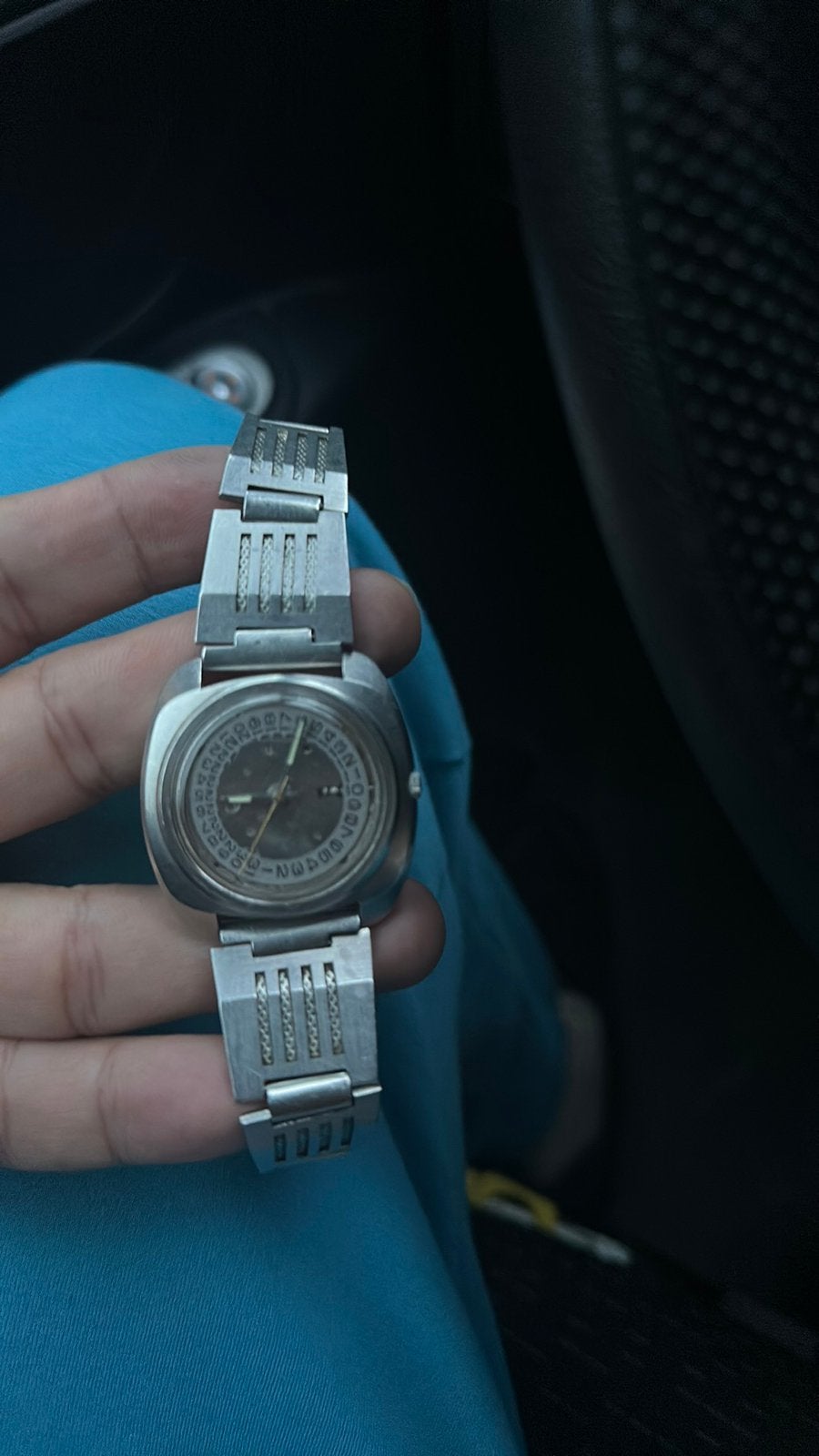 Montre sieko, Enlèvement