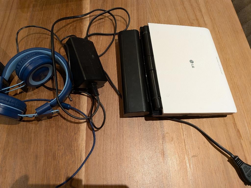 Draagbare dvd-speler met 70tal dvd's Nederlandstalig, Ophalen, Dvd-speler