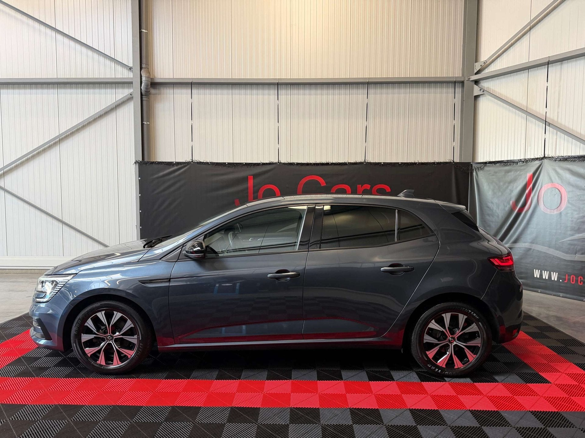 Renault Megane 1.33 TCe Limited/Led/Keyless/Carplay/Camera/C, Achat, Euro 6, Boîte manuelle, Entretenue par le concessionnaire